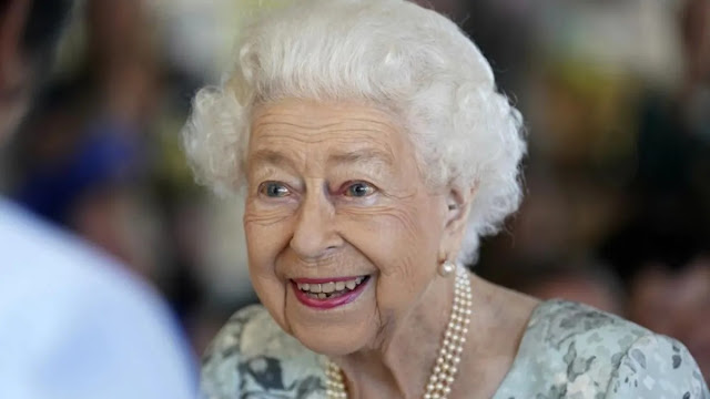 Última publicación de la Reina Isabel II causa "pánico",  video se hace viral en TikTok.