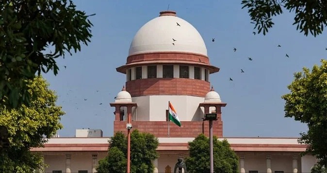 Supreme Court: कोर्ट ने केंद्र से पूछा- जम्मू कश्मीर को कब तक मिलेगा राज्य का दर्जा, समय सीमा बताए सरकार