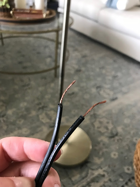 Simple fix to repair a broken lamp plug