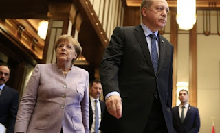 Η Merkel «νίπτει τας χείρας» της για την Τουρκία και την αναγορεύει «παράγοντα» των… Βαλκανίων