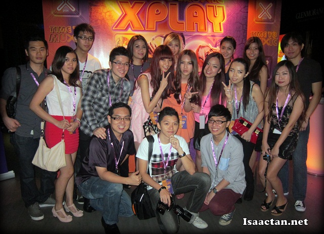 Bloggers and friends, all VXP for the night at XPLAY 2012