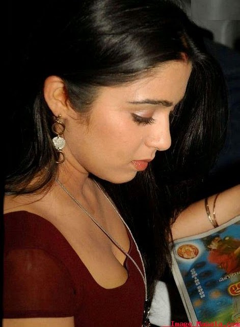 Charmi Unseen Hot image showing her hot cleavage