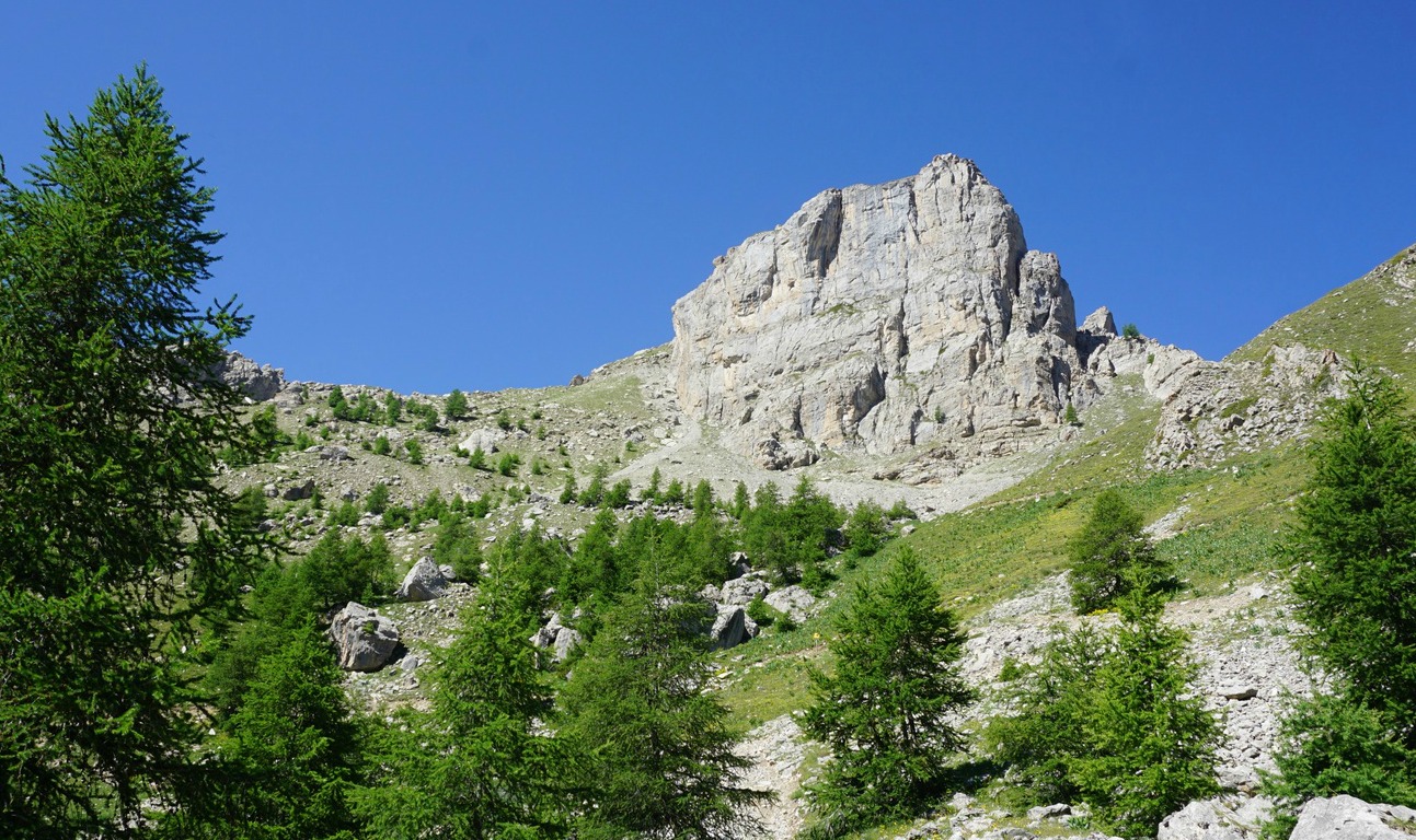 Le Queiron rock wall