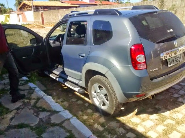 Homem é encontrado morto dentro de carro abandonado