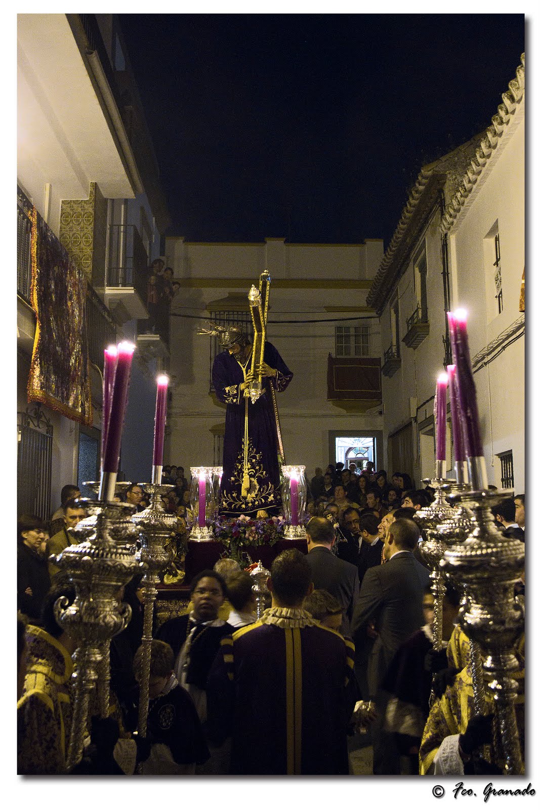 http://franciscogranadopatero35.blogspot.com.es/2011/04/via-crucis-de-arahal-ntro-padre-jesus.html