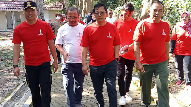 PT Bukit Asam Gelar Jumat Bersih di Jogging Track Dihadiri Camat Lawang Kidul