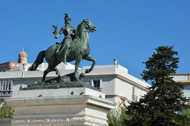 Plaza Espagna Monument Cortes