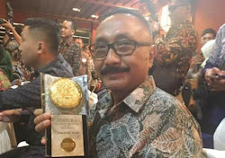 Piala adipura kategori kota kecil untuk Ngawi