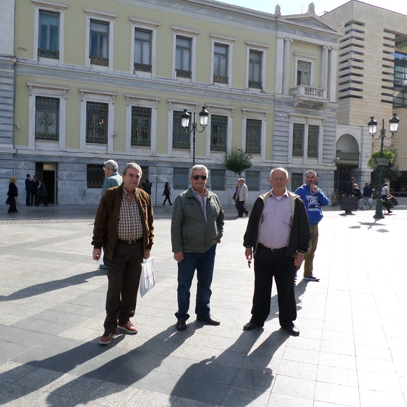 Μπαμπινιώτες :Μία βόλτα στο κέντρο της Αθήνας