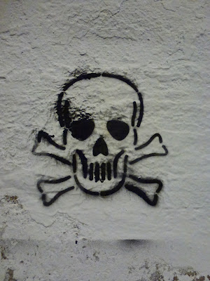 Totenkopf, Stencil in der Unterführung am Ostbahnhof