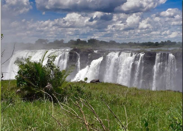 piscina do diabo Cataratas Vitoria zimbabue