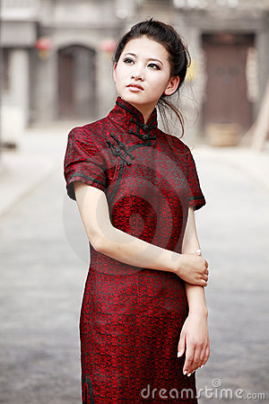 Pakaian / Baju Tradisional China (Cheongsam)