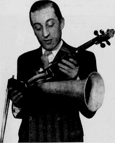 Julio De Caro con su violin corneta