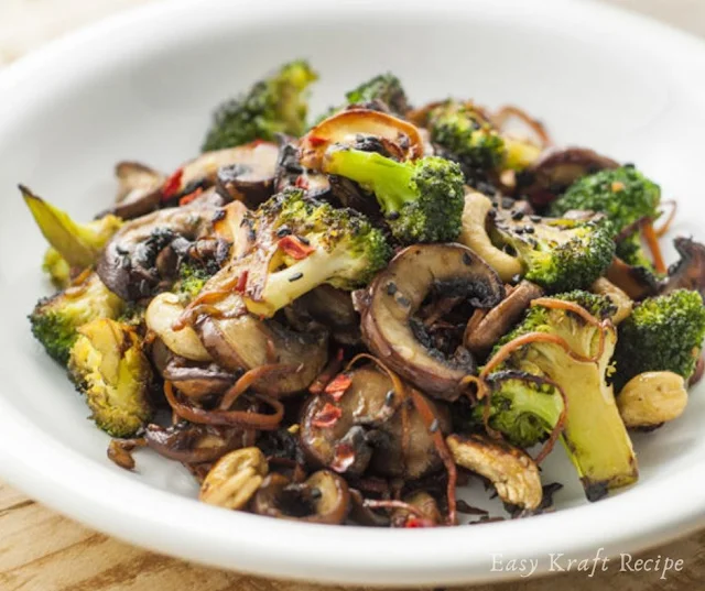 BROCCOLI AND MUSHROOM STIR FRY