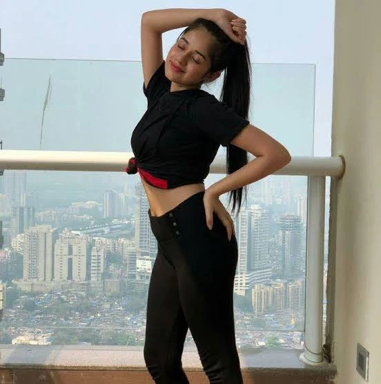 Jannat Zubair's sexy butt and the hottest and sexiest looks ever, jannat zubair sexy Butt, Jannat zubair Hot boobs and Cleavage show, Jannat zubair nudes, Jannat zubair oops moment