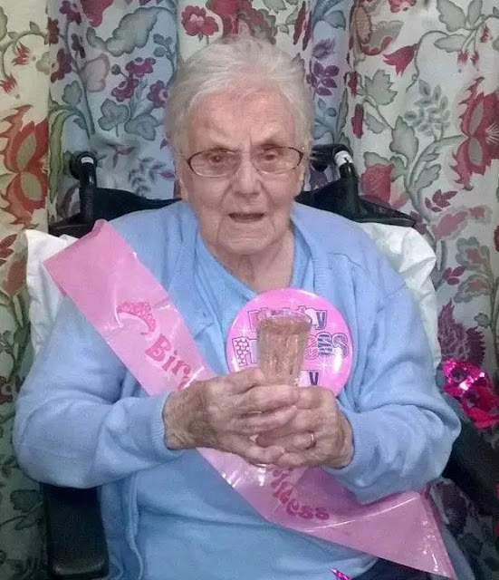 105-year-old great gran says the secret to long life is gin and juice