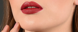 Lipstick के रंग का चुनाव कैसे करें