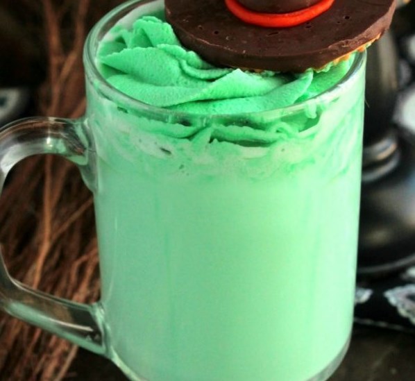 MELTING WITCH HOT CHOCOLATE #drinks #halloween