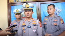 Polisi Amankan Pengemudi Mobil Penabrak Sepeda Motor di Indramayu