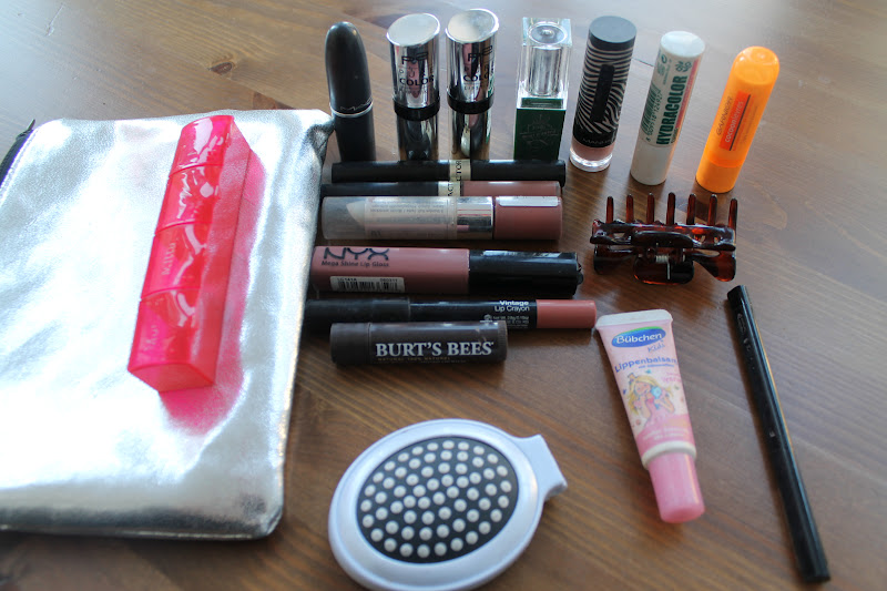 What s in my bag I have to many lipstickswahhhh and all in nearly the 