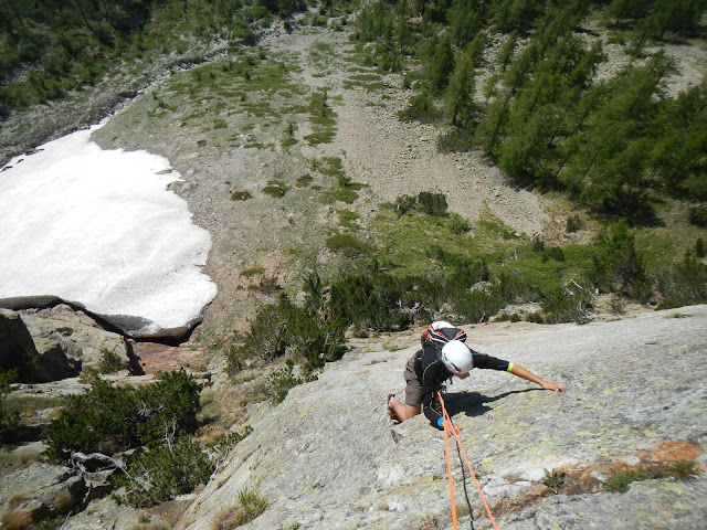 escalade au Pilier Franco Salluard Val Ferret Italie MANU RUIZ