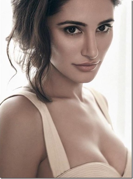 7Nargis-Fakhri  for maxim 2013