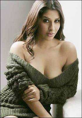 Sexiest Cleavage of bollywood Actresses picture