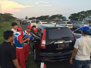 Mobil mogok kehabisan bensin di tol? coba telpon Pertamina saja