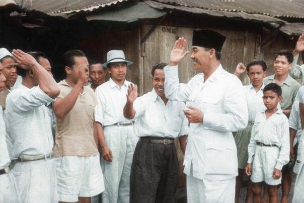 "Mengkhianati Bung Karno"