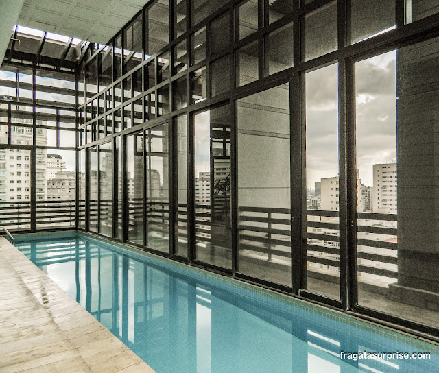 Terraço e piscina do Hotel Radisson Blu São Paulo