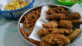 Ayam salut tepung plus carrot fries