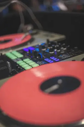 Things to consider when buying a DJ Scratch mixer