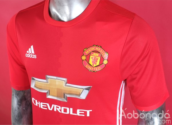 Những họa tiết bắt mắt trên áo bóng đá siêu cấp Manchester United sân nhà 2016/2017