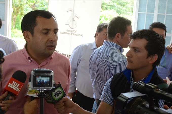 Vía Briceño – Sogamoso cuenta con superávit, no pueden plantear que no hay dinero para obras urgentes”: Gobernador Granados Becerra.