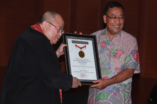 MURI Memberikan Penghargaan kepada Seorang Pastor Militer