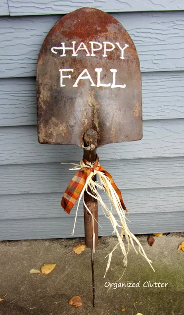 Photo of a fall shovel head sign/stake.