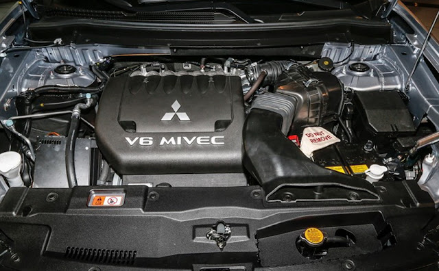 2017 Mitsubishi Outlander Engine