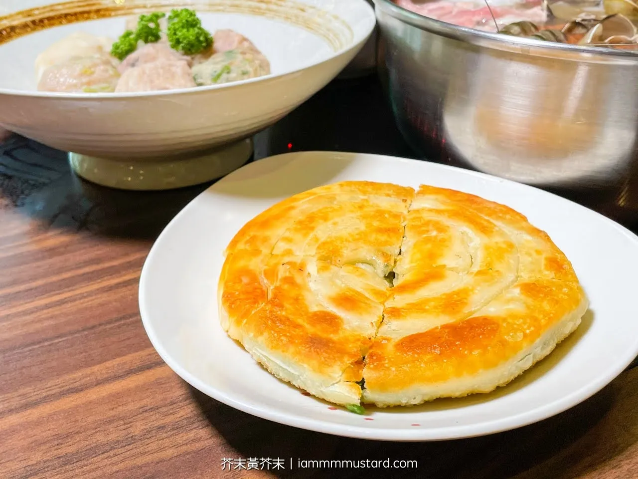 台中美食｜黃金張老甕東北酸菜白肉鍋｜天然發酵酸菜好湯頭、手工麵點味道一流