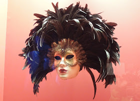 Eyes Wide Shut feathered mask