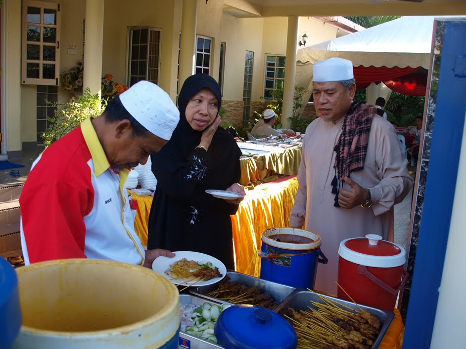 Dr Shafie Abu Bakar: Menyertai Sambutan Mesra Idul Fitri 