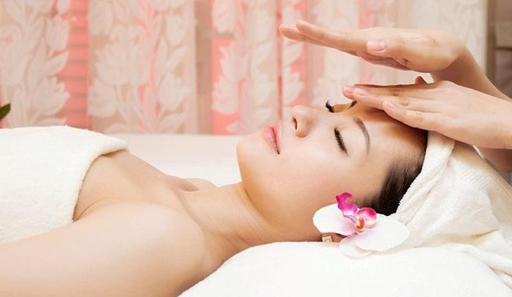 Học spa ở đâu tốt - cách massage làm đẹp da mặt giá thấp