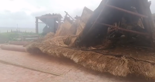 Cancún: Colapsa palapa de la iglesia "María Estrella de Mar" en Puerto Juárez