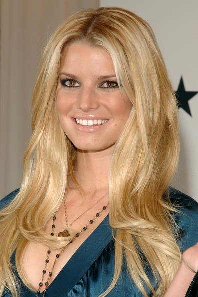 jessica simpson hairdo bangs. Jessica Simpson Blonde Hair