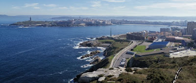 Vistas de A Coruña desde el Monte de San Pedro.