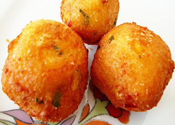 Bolinho de arroz com parmesão