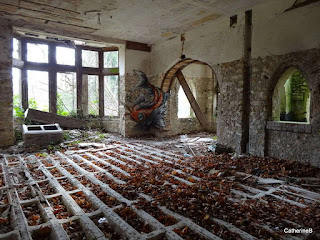 urbex-manoir-3-colonnes-jpg