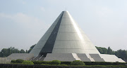 A picture of Monumen Yogya Kembali (also known (monumen yogya kembali)