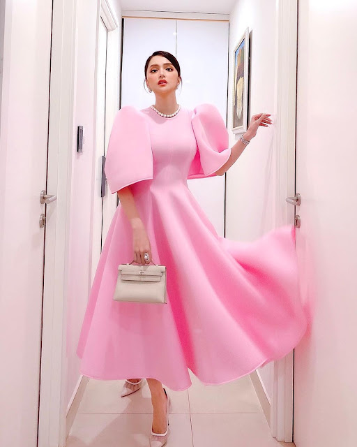 Nguyen Huong Giang – Most Beautiful Transgender Woman in Pink Dress