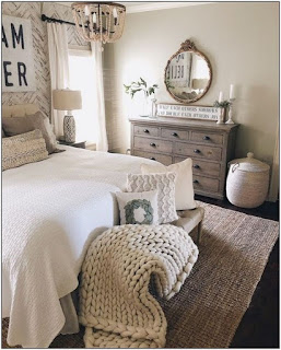 8 Inexpensive Farmhouse Style Ideas For Bedroom Decorating