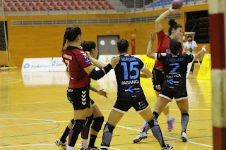 El club balonmano Zuazo empata en Lasesarre con el Atlético Guardés